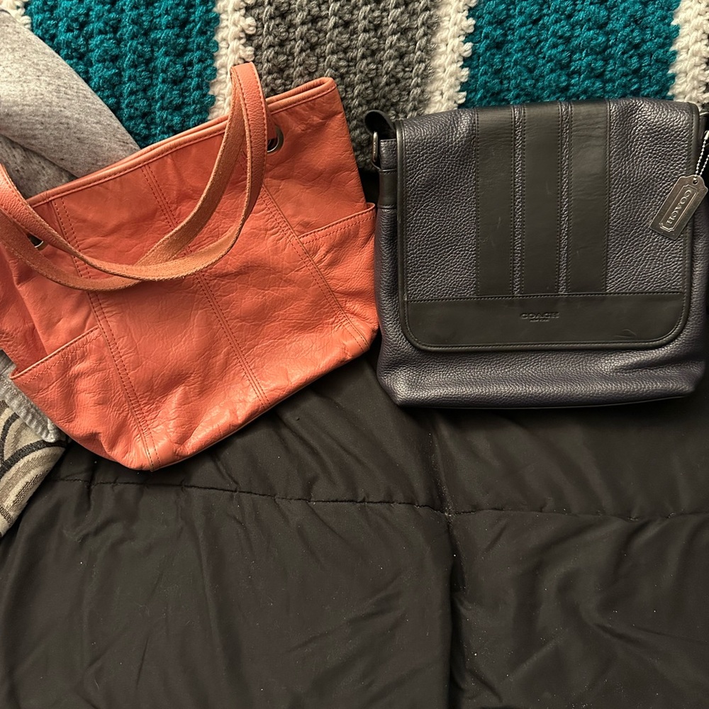 KIM BUNDLE - Leather Tote and Coach midnight navy Pebble Leather Messenger Bag